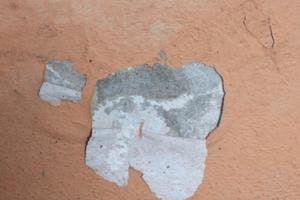 signs of balcony leakage - cracks